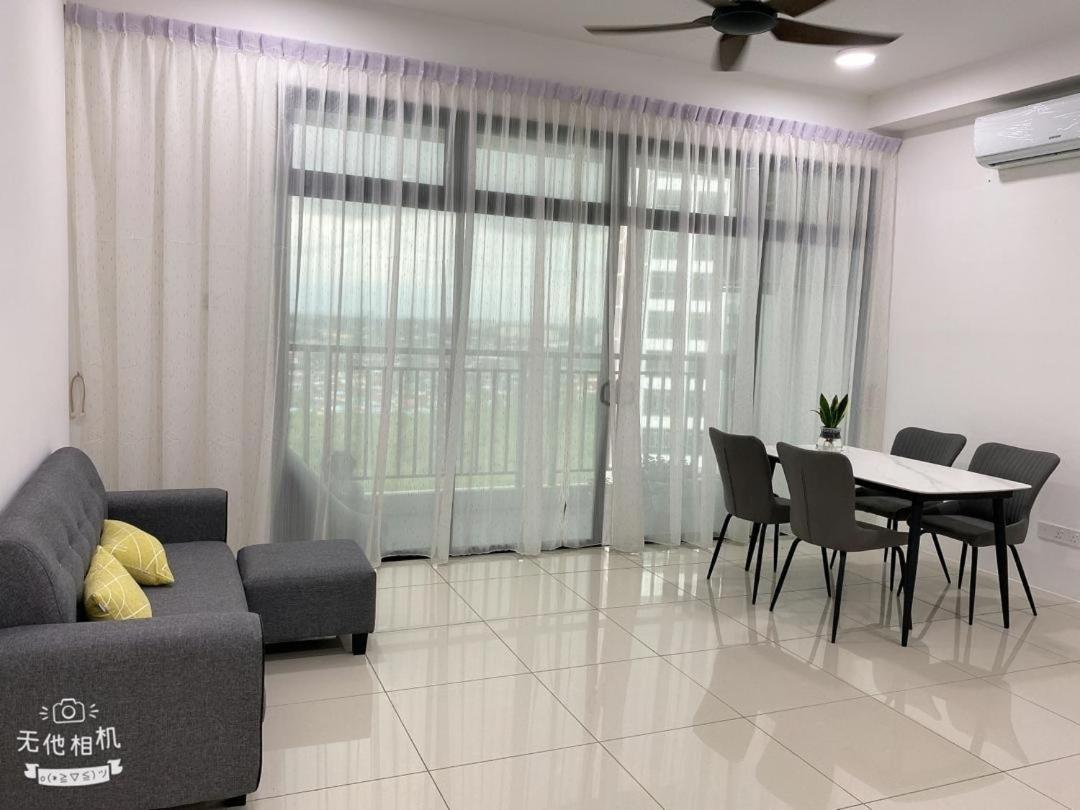 Homenest Jb City Poolview Suite By Cozy Home Johor Bahru Luaran gambar